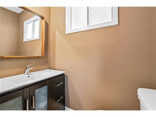10245 Camelot Drive, Wainfleet, ON - Indoor Photo Showing Bathroom