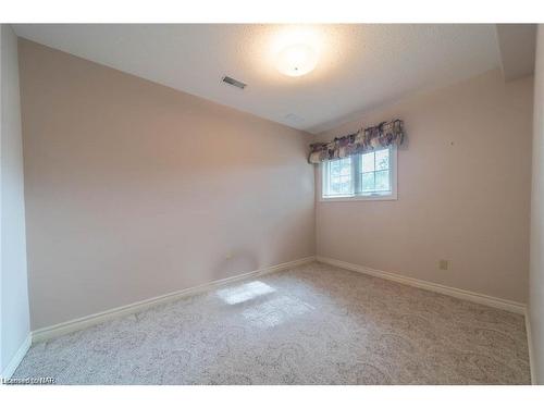 25-174 Martindale Road, St. Catharines, ON - Indoor Photo Showing Other Room