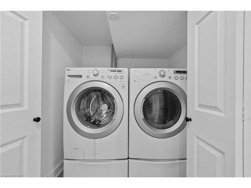 1-77 Avery Crescent, St. Catharines, ON - Indoor Photo Showing Laundry Room