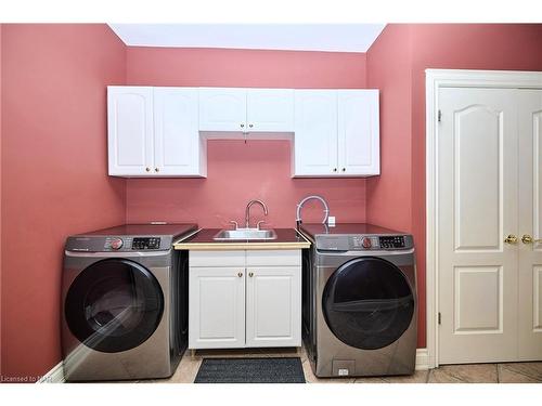 22 Beechwood Crescent, Fonthill, ON - Indoor Photo Showing Laundry Room