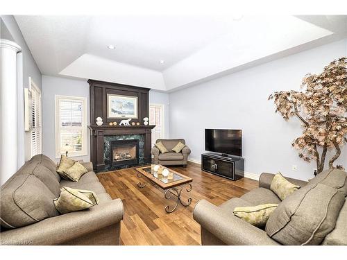 22 Beechwood Crescent, Fonthill, ON - Indoor Photo Showing Living Room With Fireplace