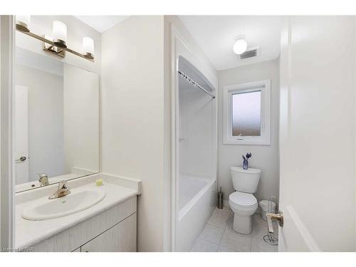 21-4552 Portage Road, Niagara Falls, ON - Indoor Photo Showing Bathroom