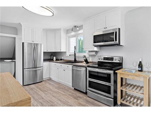 227 Lakeshore Road, St. Catharines, ON - Indoor Photo Showing Kitchen