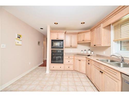 87 Sandra Drive, Pelham, ON - Indoor Photo Showing Kitchen With Double Sink