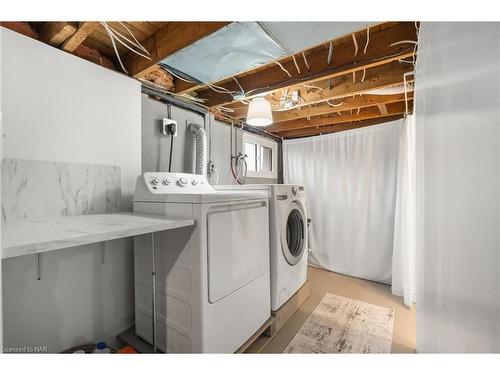1345 Niagara Stone Road, Virgil, ON - Indoor Photo Showing Laundry Room