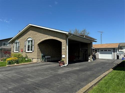 25 Royal Road, Port Colborne, ON - Outdoor