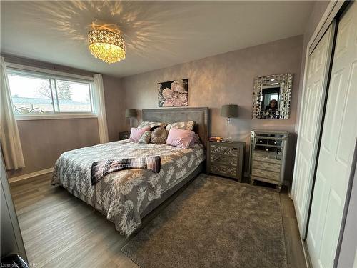 25 Royal Road, Port Colborne, ON - Indoor Photo Showing Bedroom
