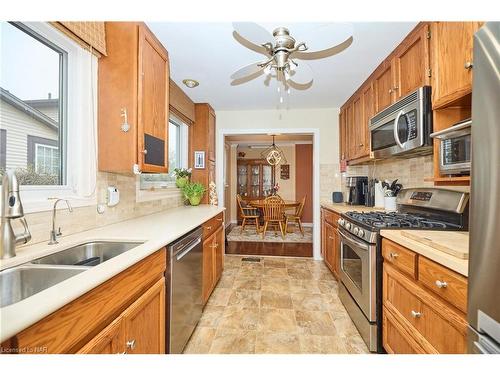 21 Allan Drive, St. Catharines, ON - Indoor Photo Showing Kitchen With Double Sink