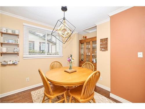 21 Allan Drive, St. Catharines, ON - Indoor Photo Showing Dining Room