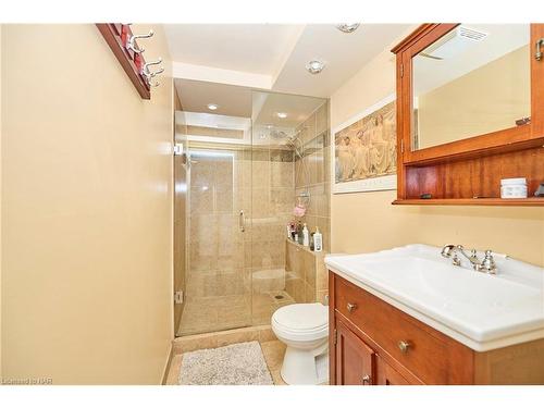 21 Allan Drive, St. Catharines, ON - Indoor Photo Showing Bathroom