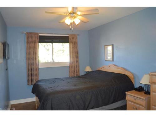 6 Parkdale Crescent, Pelham, ON - Indoor Photo Showing Bedroom