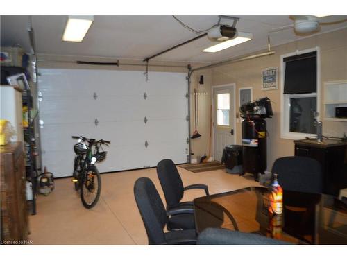 6 Parkdale Crescent, Pelham, ON - Indoor Photo Showing Garage