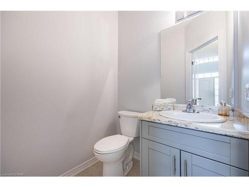 6708 Sam Iorfida Drive, Niagara Falls, ON - Indoor Photo Showing Bathroom