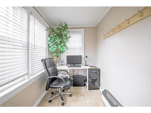 42 Tasker Street, St. Catharines, ON - Indoor Photo Showing Office