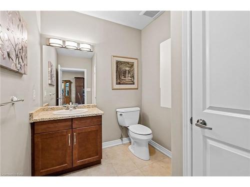 303-379 Scott Street, St. Catharines, ON - Indoor Photo Showing Bathroom
