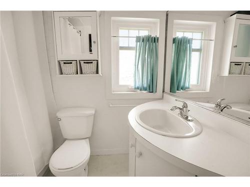 101 Main Street, St. Catharines, ON - Indoor Photo Showing Bathroom