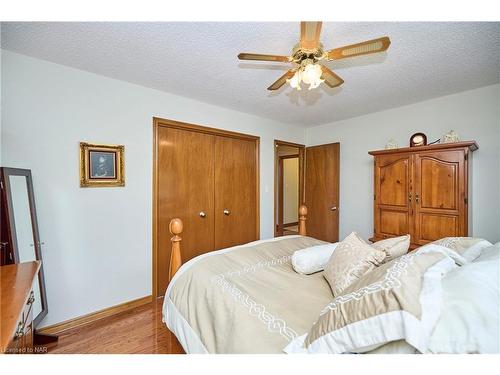 7 Huntington Lane, St. Catharines, ON - Indoor Photo Showing Bedroom
