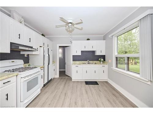490 Fairview Road, Fort Erie, ON - Indoor Photo Showing Kitchen With Double Sink