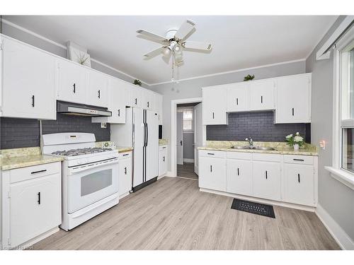 490 Fairview Road, Fort Erie, ON - Indoor Photo Showing Kitchen With Double Sink