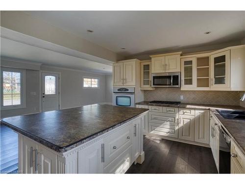 20 Frederick Street, St. Catharines, ON - Indoor Photo Showing Kitchen With Double Sink