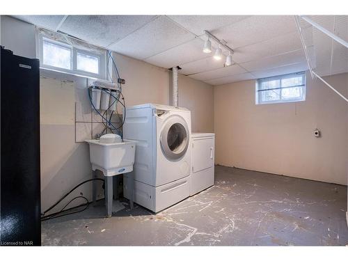 20 Frederick Street, St. Catharines, ON - Indoor Photo Showing Laundry Room