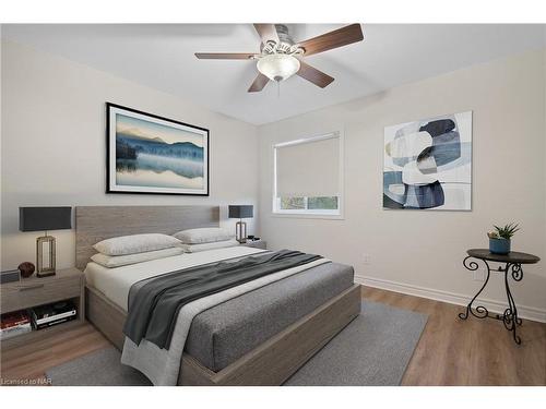 6839 Imperial Court, Niagara Falls, ON - Indoor Photo Showing Bedroom