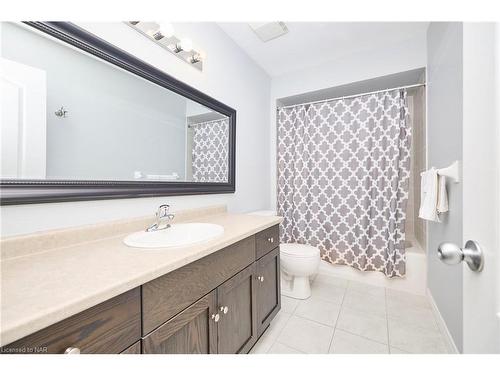 15 Ivybridge Drive, Stoney Creek, ON - Indoor Photo Showing Bathroom