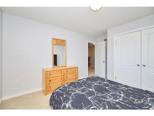 15 Ivybridge Drive, Stoney Creek, ON - Indoor Photo Showing Bedroom