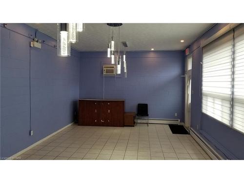 5532 Drummond Road, Niagara Falls, ON - Indoor Photo Showing Other Room