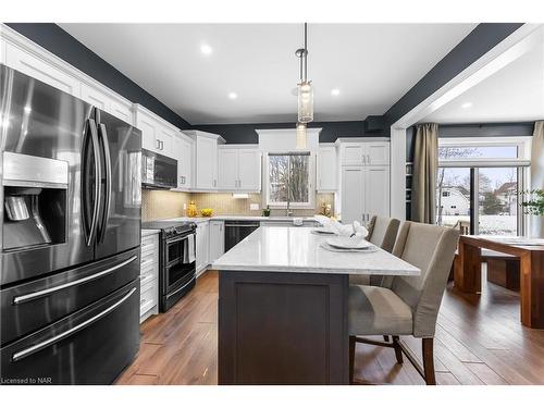 4026 Village Creek Drive, Stevensville, ON - Indoor Photo Showing Kitchen With Upgraded Kitchen
