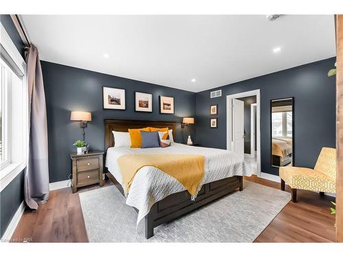 4026 Village Creek Drive, Stevensville, ON - Indoor Photo Showing Bedroom