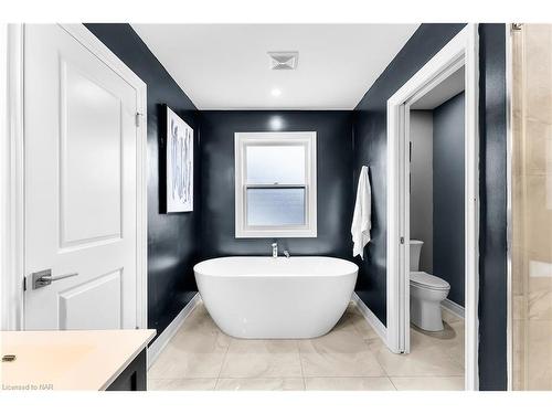 4026 Village Creek Drive, Stevensville, ON - Indoor Photo Showing Bathroom