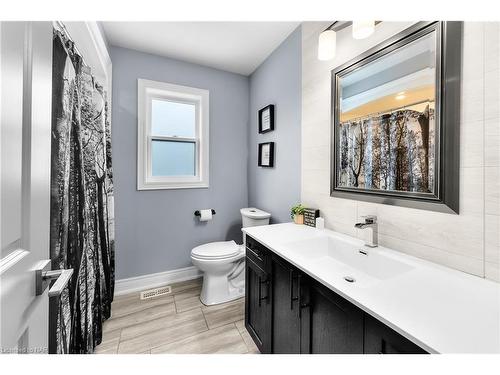 4026 Village Creek Drive, Stevensville, ON - Indoor Photo Showing Bathroom