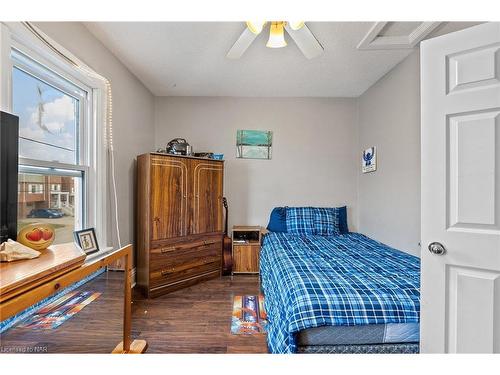 22 Denistoun Street, Welland, ON - Indoor Photo Showing Bedroom