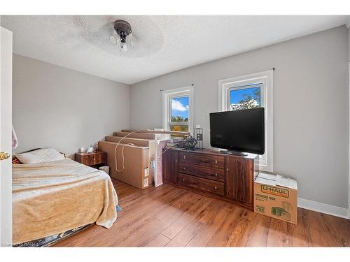 22 Denistoun Street, Welland, ON - Indoor Photo Showing Bedroom
