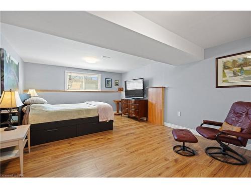 1 Beatrice Street, St. Catharines, ON - Indoor Photo Showing Bedroom