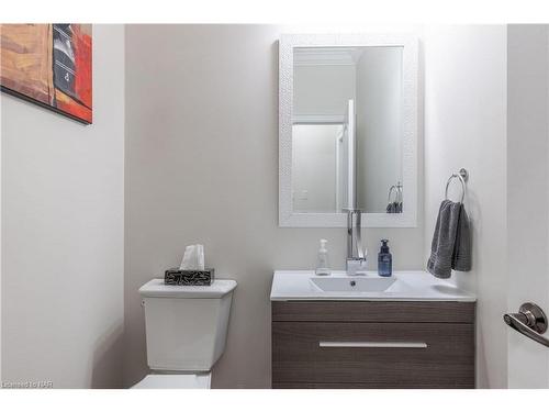 1-288 Main Street East Street, Grimsby, ON - Indoor Photo Showing Bathroom