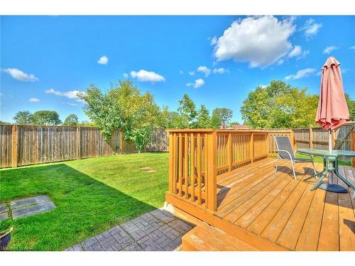 7405 Susan Crescent, Niagara Falls, ON - Outdoor With Deck Patio Veranda With Backyard