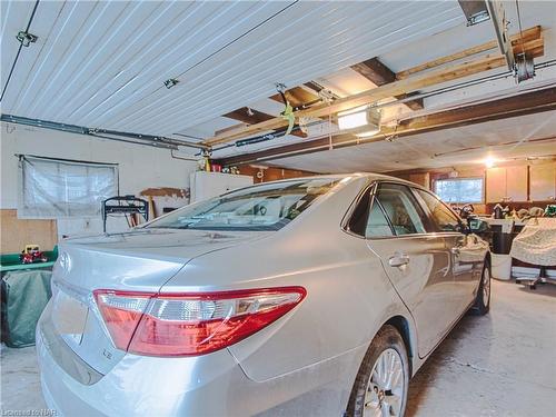 2532 Ott Road, Fort Erie, ON - Indoor Photo Showing Garage