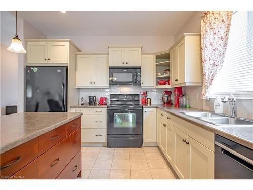87 Sunrise Court, Ridgeway, ON - Indoor Photo Showing Kitchen With Double Sink