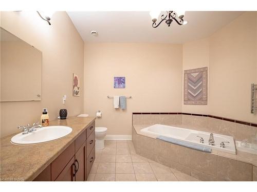 87 Sunrise Court, Ridgeway, ON - Indoor Photo Showing Bathroom