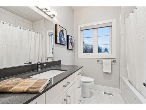 11346 Fowler Road, Wainfleet, ON - Indoor Photo Showing Bathroom