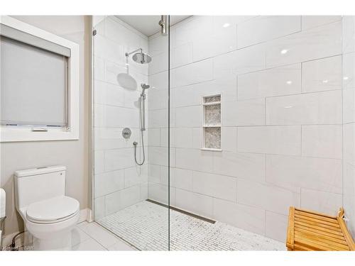 11346 Fowler Road, Wainfleet, ON - Indoor Photo Showing Bathroom