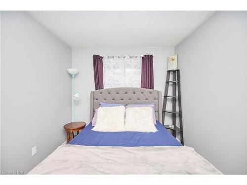 68 Chicory Crescent, St. Catharines, ON - Indoor Photo Showing Bedroom