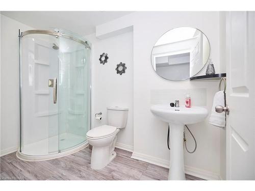 68 Chicory Crescent, St. Catharines, ON - Indoor Photo Showing Bathroom