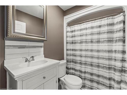 1106 Vansickle Road N, St. Catharines, ON - Indoor Photo Showing Bathroom
