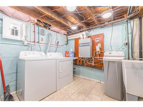 5060 Ontario Avenue, Niagara Falls, ON - Indoor Photo Showing Laundry Room