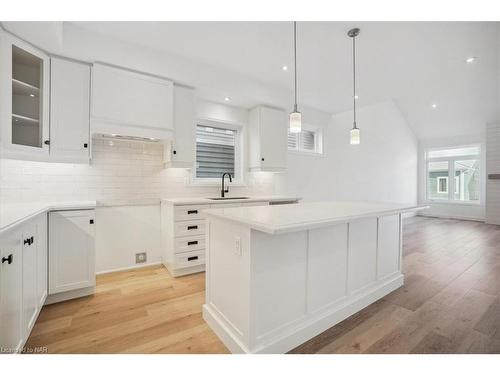 46 Beachwalk Crescent, Crystal Beach, ON - Indoor Photo Showing Kitchen With Upgraded Kitchen