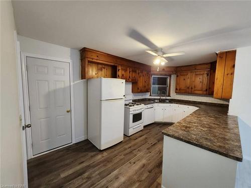 183-185 Battery Street, Fort Erie, ON - Indoor Photo Showing Kitchen With Double Sink