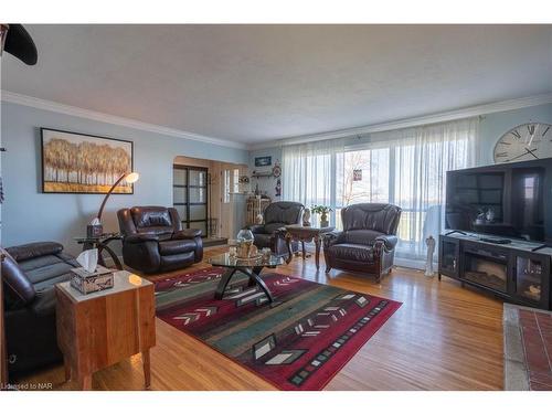 1291 Niagara Boulevard, Fort Erie, ON - Indoor Photo Showing Living Room